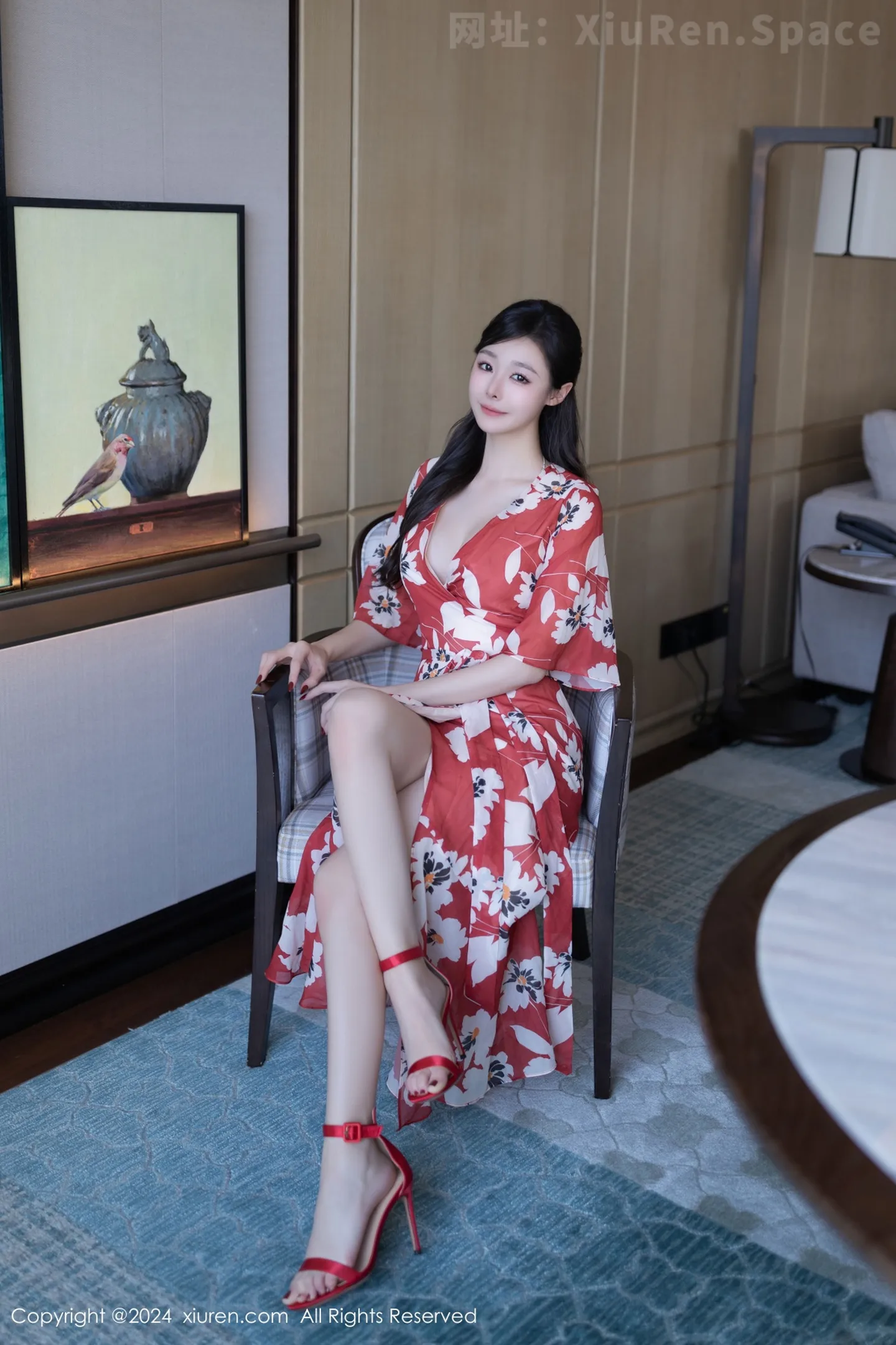 图片[2]-[XiuRen秀人网] VOL.9270 模特小逗逗性感花朵连衣裙露白色情趣内衣秀曼妙身姿诱惑写真80P-秀人网官方网站